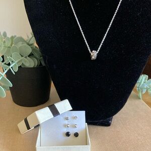 Avon 2011 Antiqued Pendant Necklace & Stud Earrings 4 Pc Gift Box SilverTone NE9
